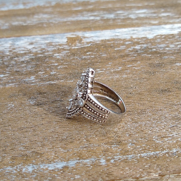 Silver Estate filigree ring size 7 - Picture 2 of 6